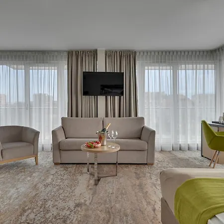 Almond Business & By Grano - Grano Riverside Hotell Gdańsk