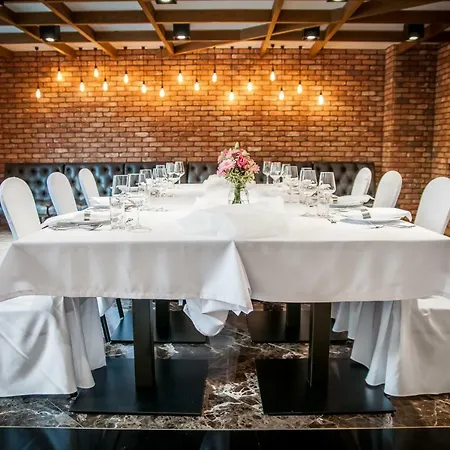 Almond Business & Spa Hotel 4*